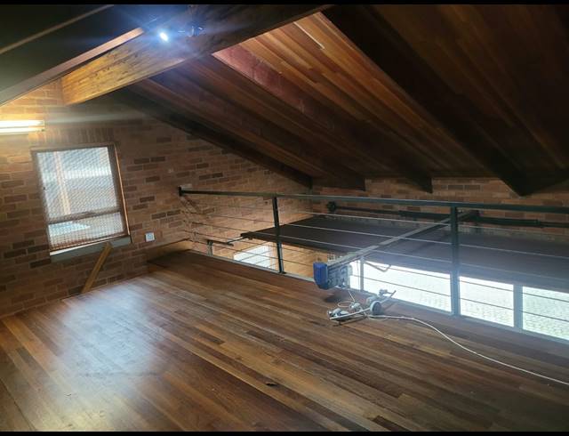90M² OFFICE TO LET IN DAWNCLIFFE